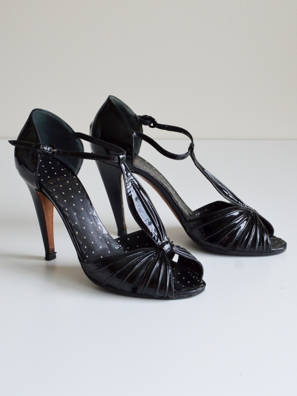 Vintage Moschino Black Patent Leather T-Bar Ankle Strap Open Toe Heels 7.5